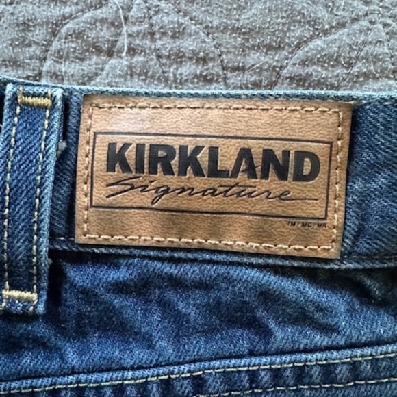 Kirkland Signature Mens dark wash jean 38x32 - Picture 3 of 3